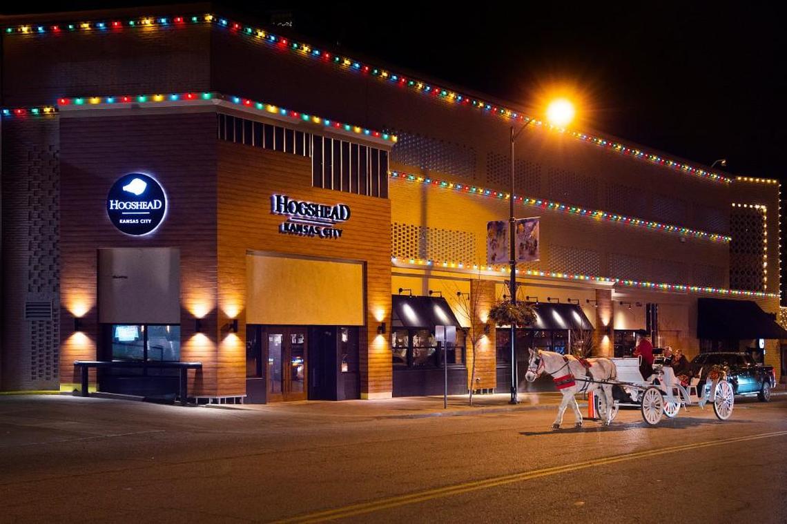 Hogshead Kansas City is a new restaurant that opened recently at 4743 Pennsylvania Ave. on the Country Club Plaza. It is in the space that was once Houlihan’s and more recently the California Pizza Kitchen.