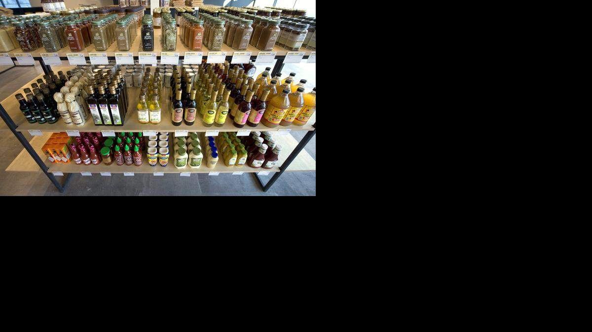 
The Sundry Market & Kitchen offers a large selection of organic and local products.
