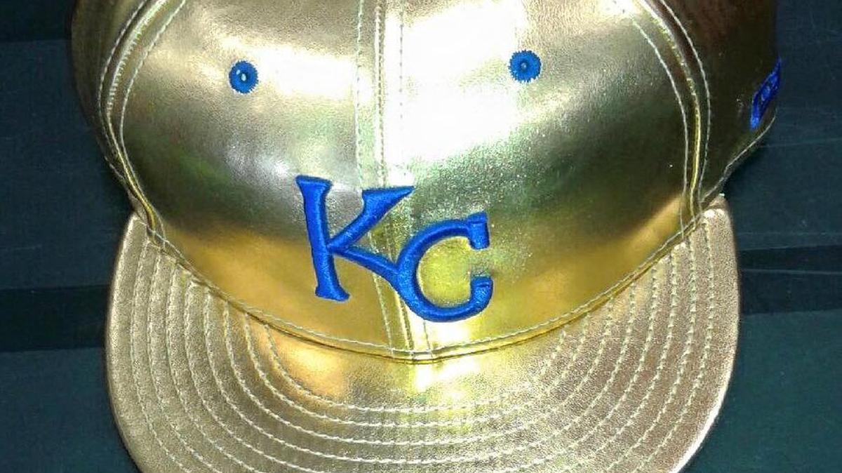 Locally owned sports collectibles and fanwear company Sportibles will soon have locations in Ward Parkway Center and the City Market.
