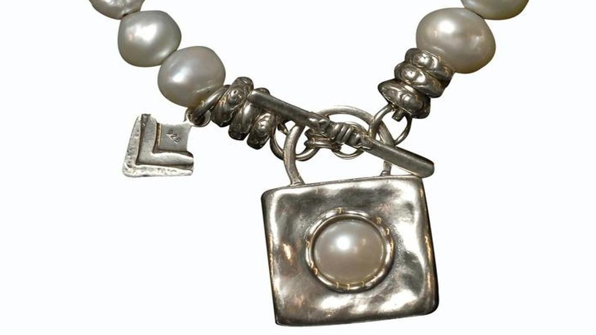 Lenexa-based Silpada built its success on sterling silver jewelry. The company closed down in July, and Friday, its assets were purchased by Richline Group, a subsidiary of Warren Buffett’s Berkshire Hathaway.