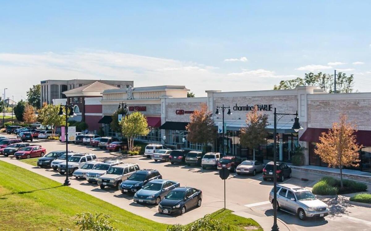 Summit Fair, a 507,000-square-foot, open-air lifestyle center, counts Macy’s and J.C. Penney among its tenants.