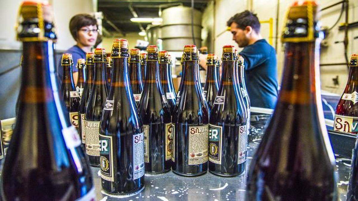 
Megan Wood and Van Benthusen worked to keep up with production of the 25th anniversary beer at Boulevard Brewing.
