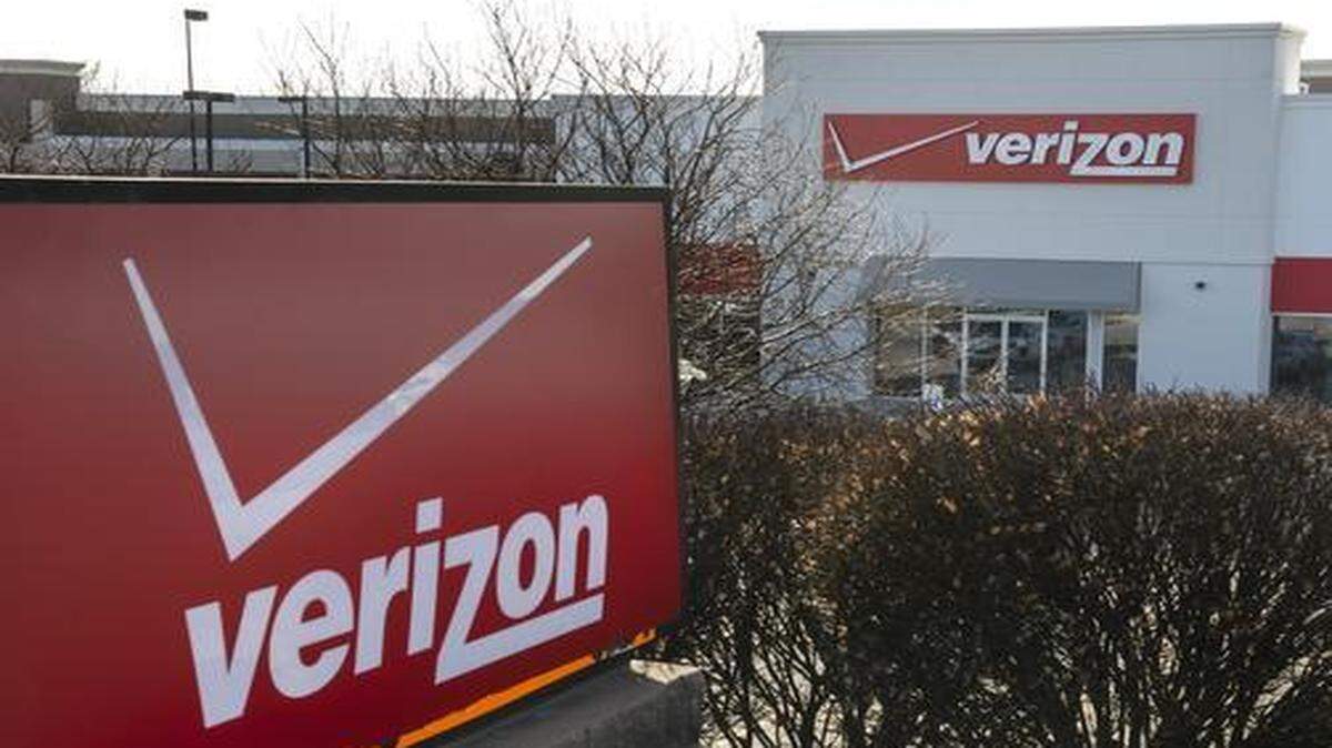 
Verizon is the first of the big wireless companies to report quarterly results. AT&T releases earnings next week, and Overland Park-based Sprint’s numbers are due out Feb. 5.
