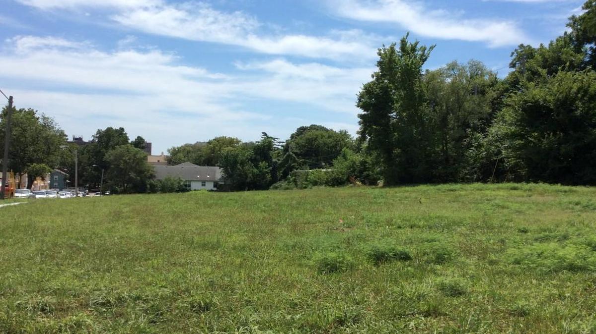 Looking south from 44th and Washington, a 2.5-acre site is planned to become a four-story, 188-unit apartment complex near St. Luke’s Hospital.