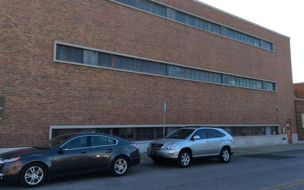 
A former Kansas City Star paper warehouse in the 1700 block of Walnut Street could open as an apartment building in early 2017 under a plan by Denver-based Linden Street Partners LLC.
