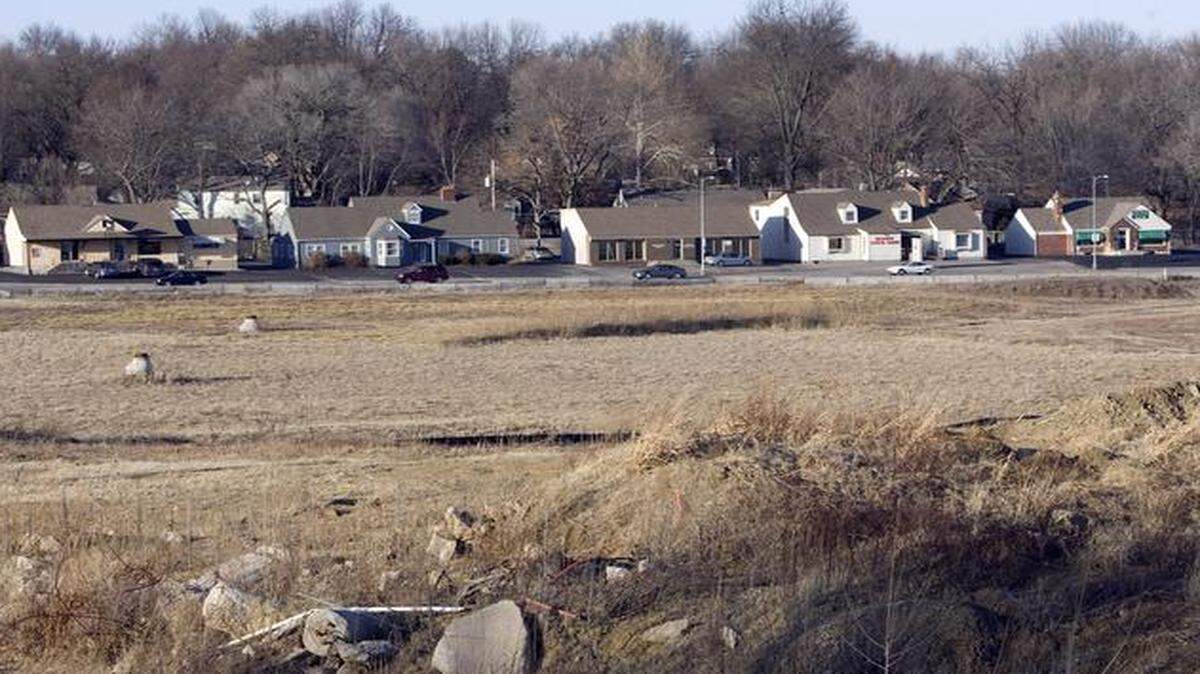 
This large, vacant lot (seen in 2012), the east gateway to Mission, has been a big issue for the city of Mission. The Gateway Project has been stalled for years. But a scaled-down proposal has now emerged for the site at Shawnee Mission Parkway and Roe Avenue.
