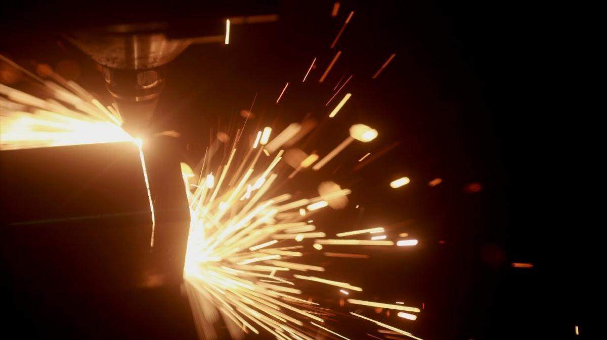 
A survey of manufacturing across seven states, including Kansas and part of Missouri, showed slowing activity and the “worst month in quite some time.” 
