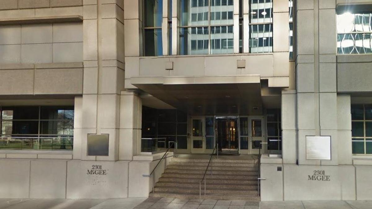 
The center at 2301 McGee St. was outfitted with new technology and design elements to house 275 administrative, operations and information technology workers for the Littler Mendelson law firm, which has more than 1,000 attorneys in 60 offices worldwide.

