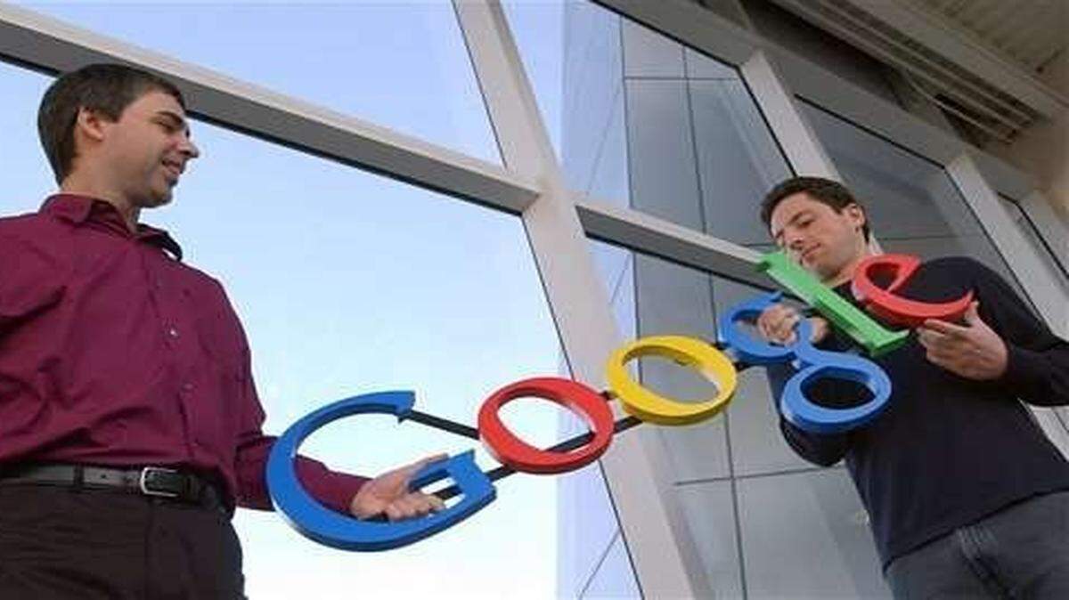 
Google officially hang out its wireless phone service shingle Wednesday. As expected, the search engine giant will rely on the Sprint and T-Mobile networks to help carry calls and data.
