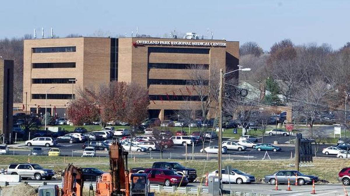 
Overland Park Regional Medical Center officially opened the Sarah Cannon Cancer Center on Thursday.
