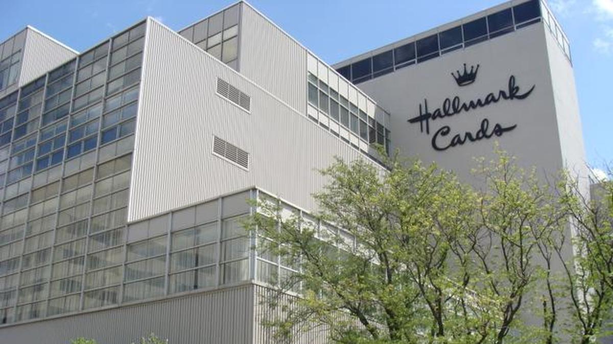 
The Hall family, which runs Hallmark Cards, was 89th on the Forbes magazine list, with a net worth of $2.6 billion. 

