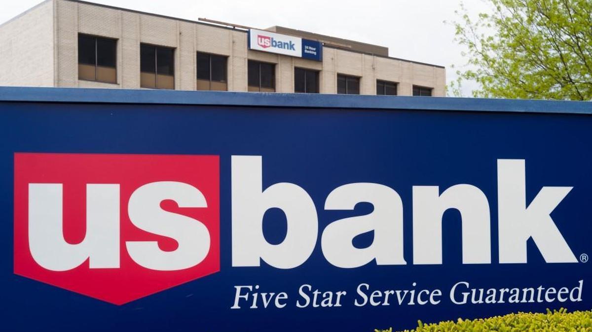 This Wednesday, May 3, 2017, photo shows a U.S. Bank branch in Omaha, Neb. (AP Photo/Nati Harnik)