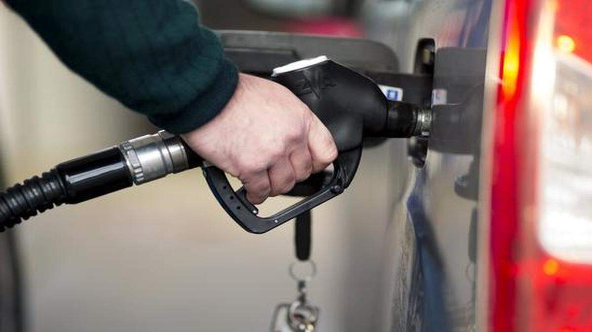
Next year, automakers will face stricter rules for conducting a crucial test or face an audit by the Environmental Protection Agency and potential penalties. The rules for the test had not been updated in more than 10 years.
