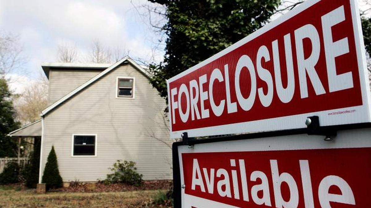 Nationwide, foreclosure activity climbed 0.42 percent in the third quarter, the first quarterly increase since the third quarter of 2011, according to RealtyTrac.