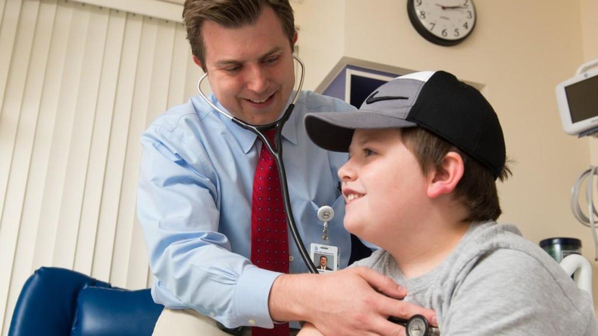 Children’s Mercy Hospital pediatric cardiologist Jon Wagner sees a patient. A Children’s Mercy Hospital executive said that hundreds if not thousands of the hospital’s patients would be affected if Congress allows a lapse in funds for the Children’s Health Insurance Program, or CHIP.
