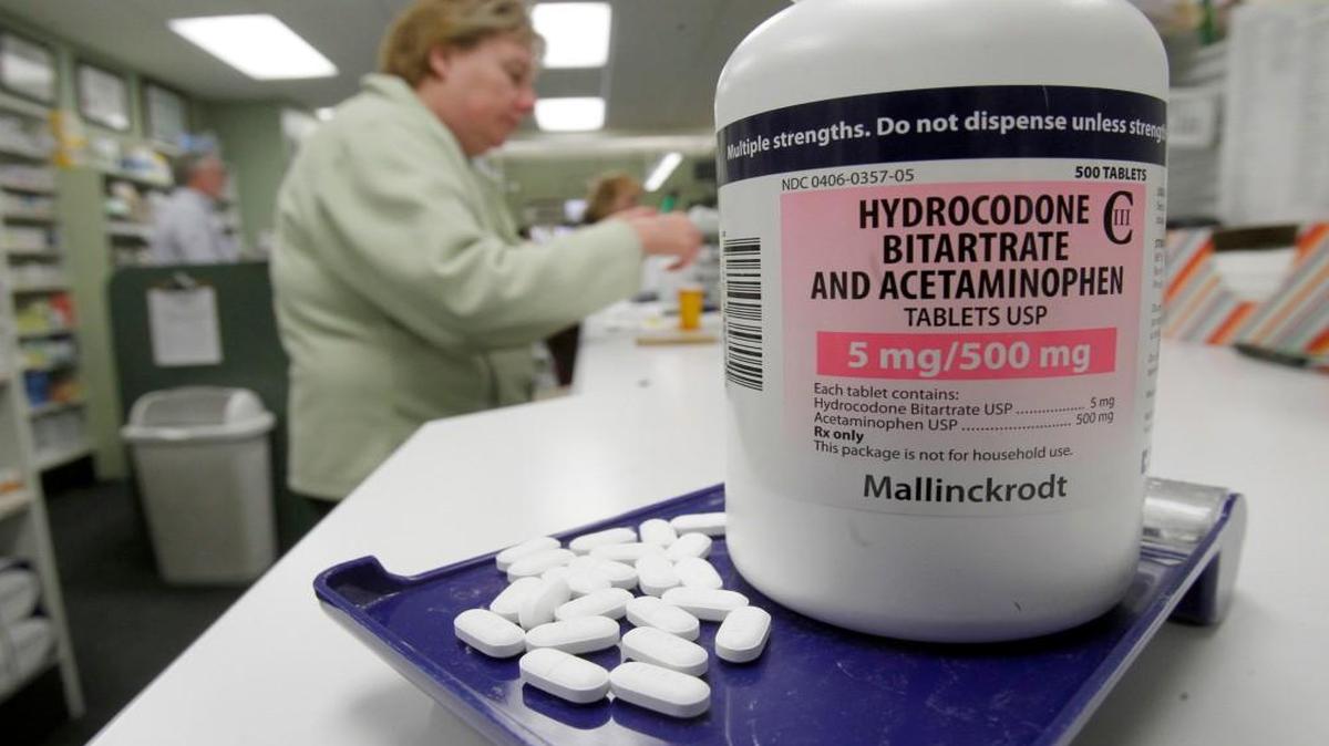 A new study shows Kansas has bested Missouri when it comes to reducing dangerous long-term opioid prescribing for injured workers. A model policy for prescribing opioids, evidence-based treatment guidelines and a prescription drug monitoring program that debuted in 2011 were cited as contributing reasons for Kansas’ success.