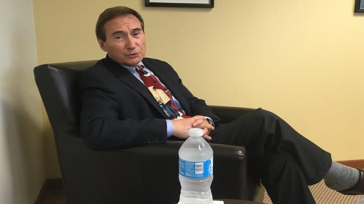 Overland Park doctor Steven Simon is the focus of two lawsuits brought by former patients who say he aggressively pushed them to use an opioid spray without telling them of its dangers or informing them that the drug’s manufacturer was paying him hundreds of thousands of dollars in speaking fees and expenses.