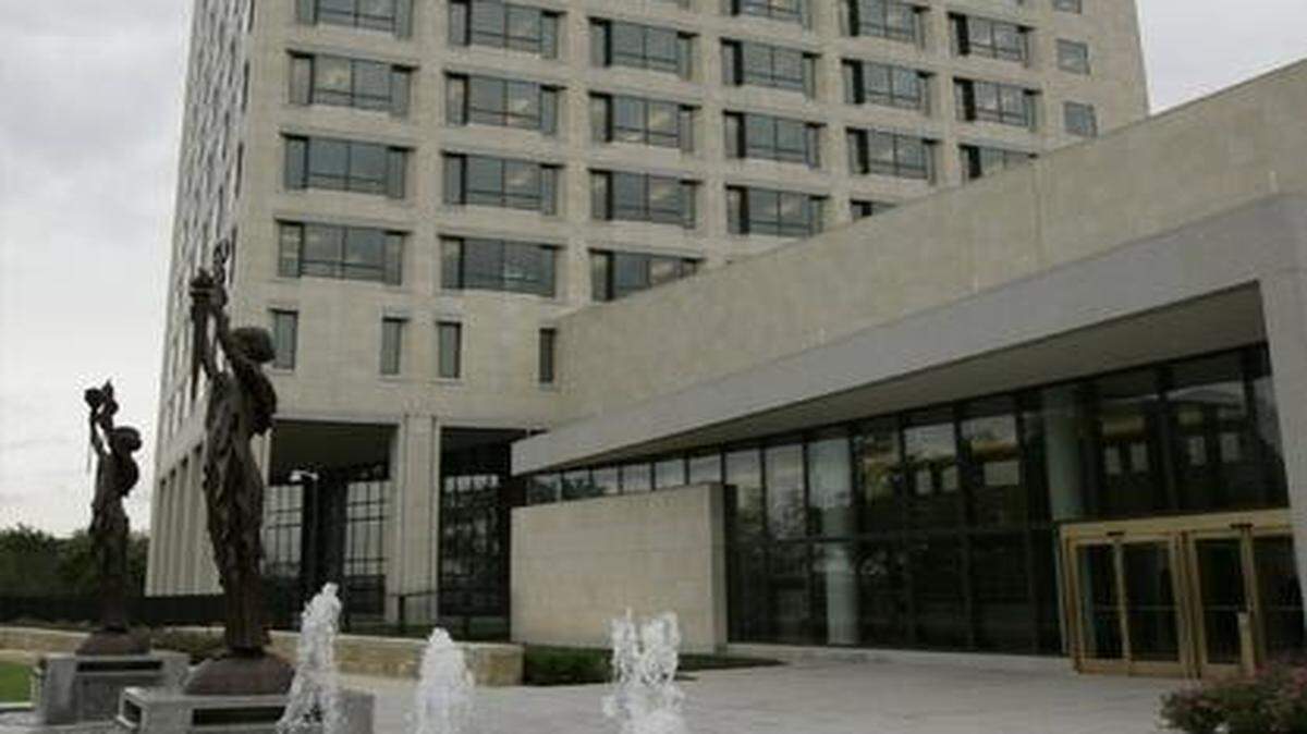 
An open house at the Federal Reserve Bank of Kansas City will help candidates for up to 200 technology job openings learn about its operations.
