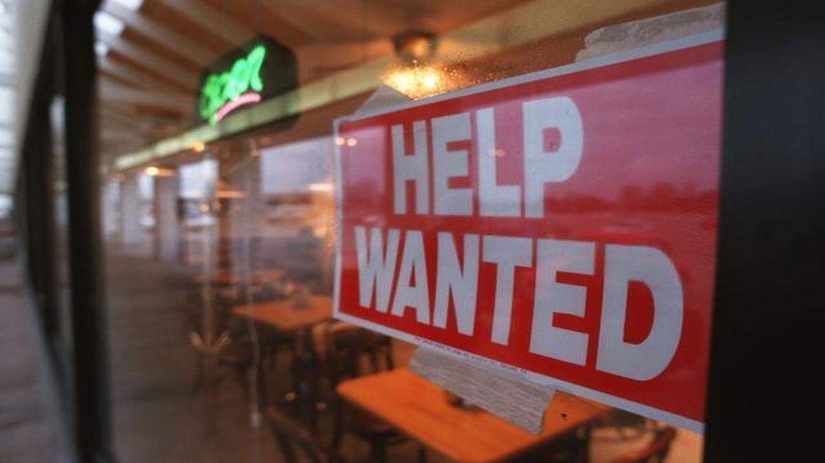 
The national unemployment rate slipped 1.1 percentage points over the year to 5.6 percent in December. Missouri and Kansas had lower unemployment rates than the national average, but their comparative improvements were smaller over the year.
