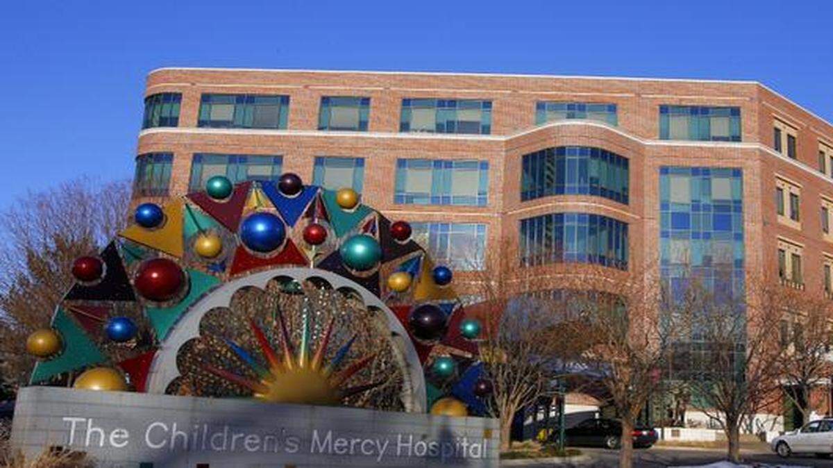 
Kohl’s donated $256,895 to Children’s Mercy Hospital’s Strong, Talented, Authentic and Resilient Kids Power Program, which provides health and wellness education to elementary school students. The money was collected at Kohl’s stores in the Kansas City area.
