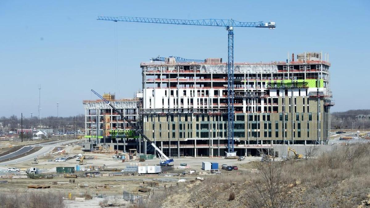 Construction of Cerner’s complex in south Kansas City has been an economic boon, but the area has seen too little growth to keep up with rival cities, an economic forecast says.