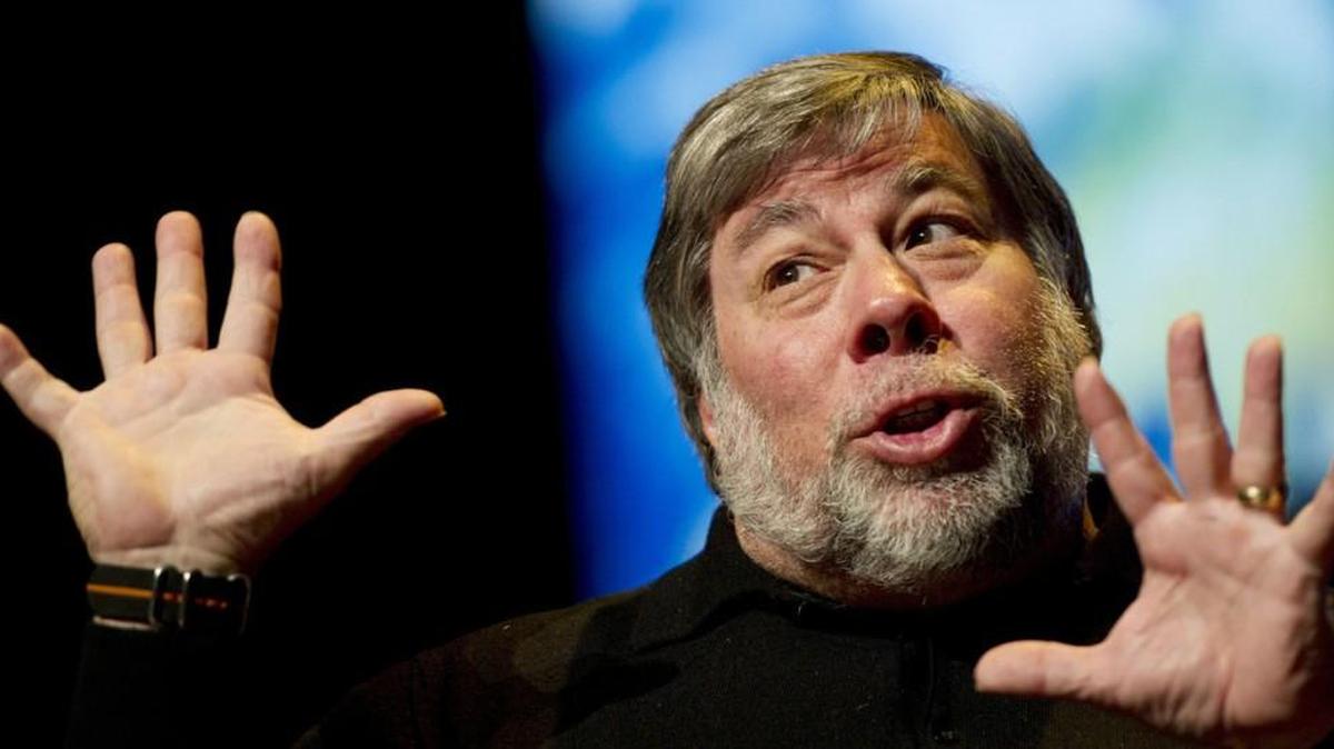 
Apple co-founder Steve Wozniak will speak as part of the Helzberg Entreprenurial Mentoring Program’s 20th anniversary celebration.
