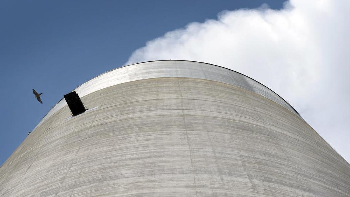 
Great Plains Energy is the parent company of Kansas City Power & Light, which runs the Iatan Generation Station.
