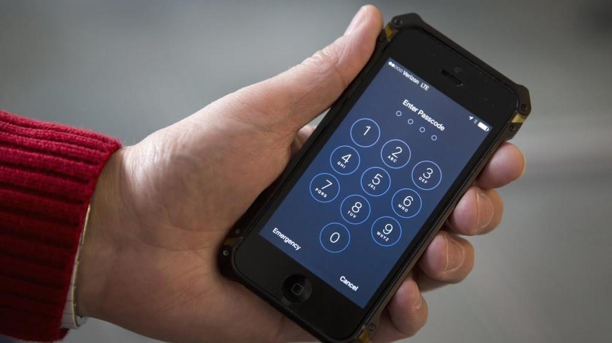 Apple doesn’t have to unlock an iPhone involved in a Brooklyn drug case, a U.S. magistrate rules.