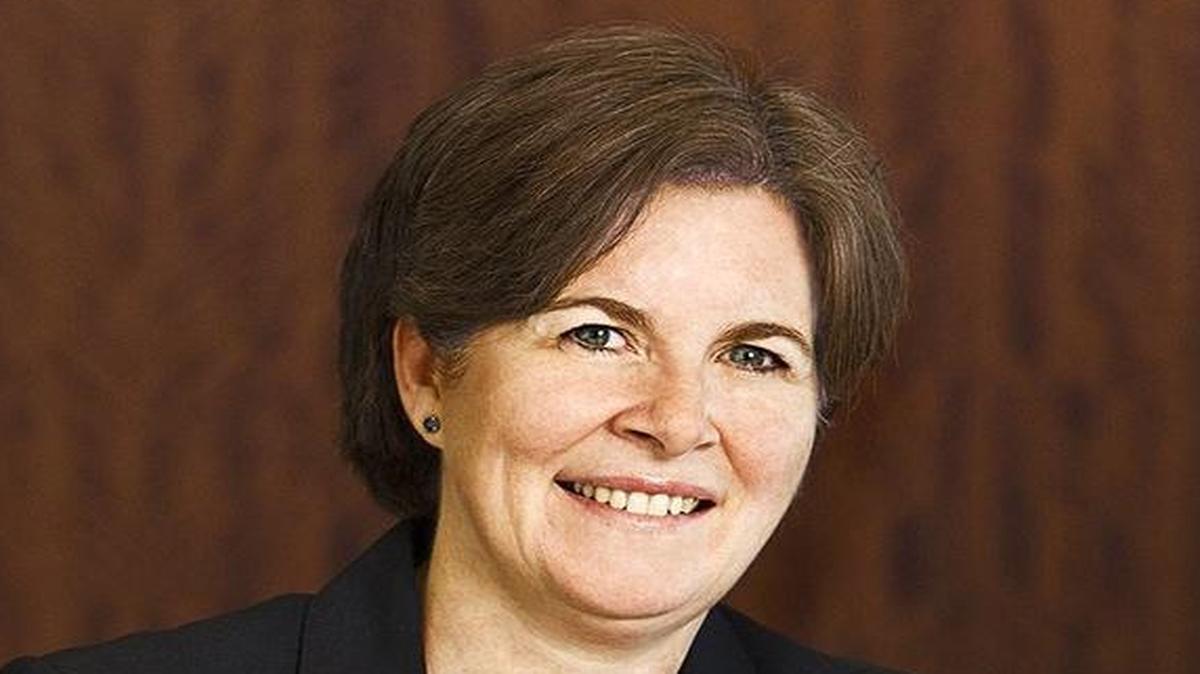 
Esther George, president of the Federal Reserve Bank of Kansas City, wants the Fed to start gradually raising rates, but others disagree.
