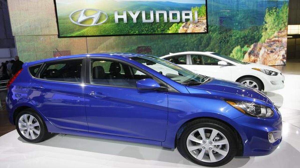 
Korean automakers Hyundai and Kia will pay the U.S. government a $100 million civil penalty to end a two-year investigation into overstated gas mileage figures on window stickers of 13 models.
