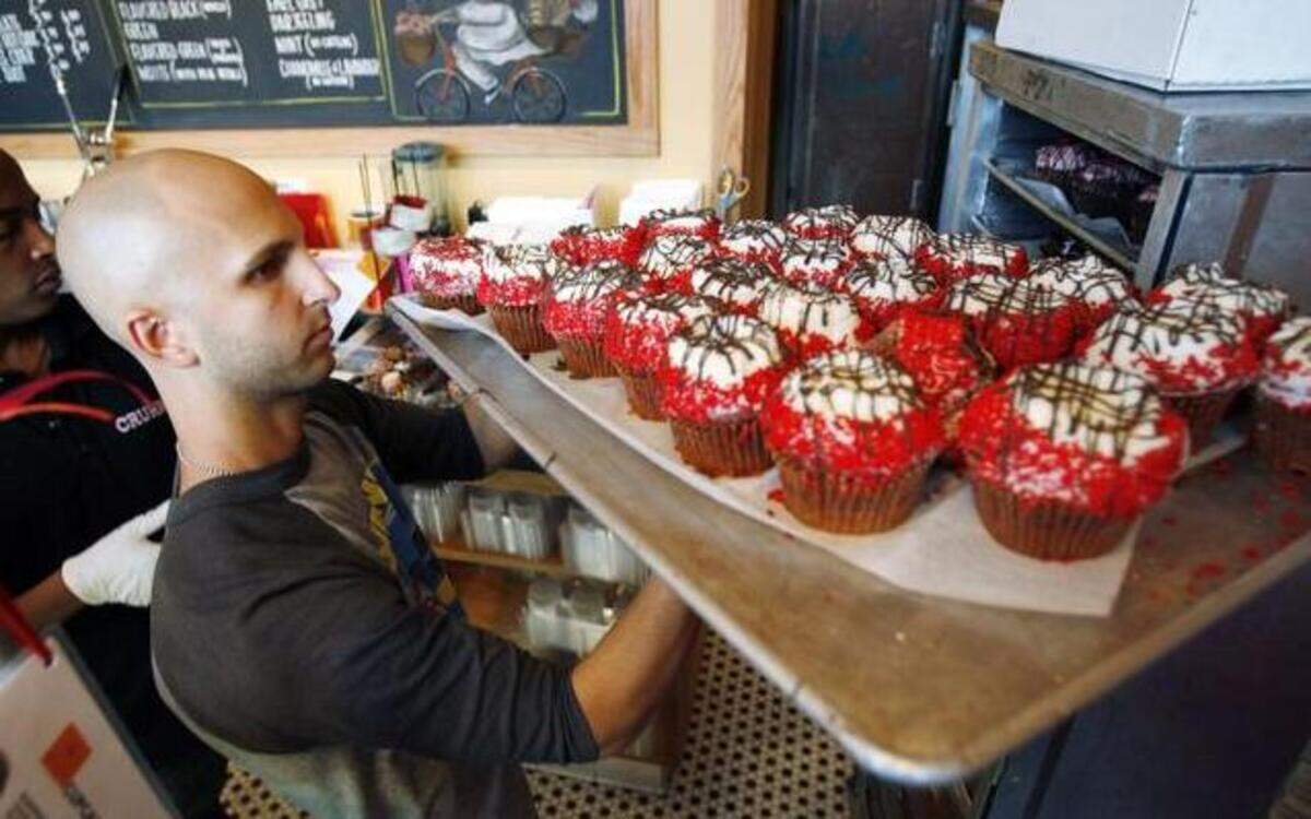 
The demise of New York City-based Crumbs Bake Shop Inc., which closed its 48 remaining stores this week, showed the limits of getting Americans to pay almost $5 for a snack. 
