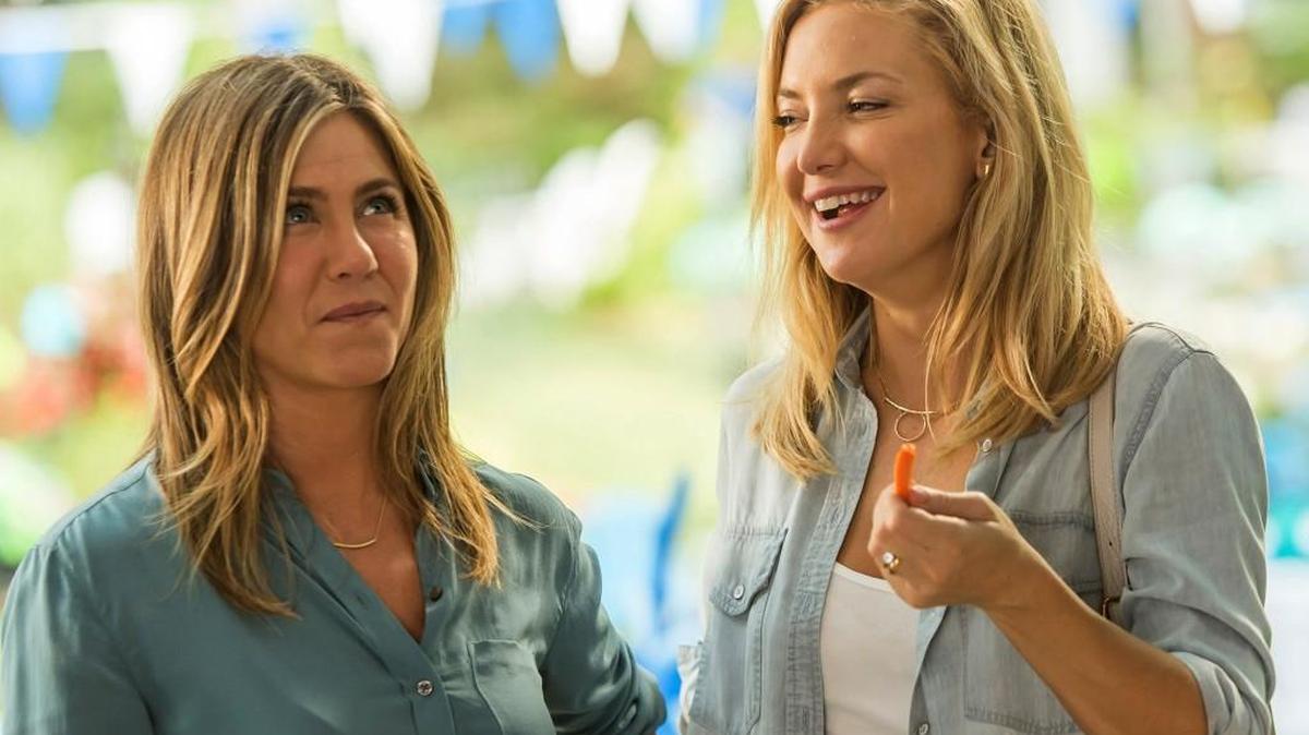 (L-r) Jennifer Aniston and Kate Hudson in "Mother's Day."