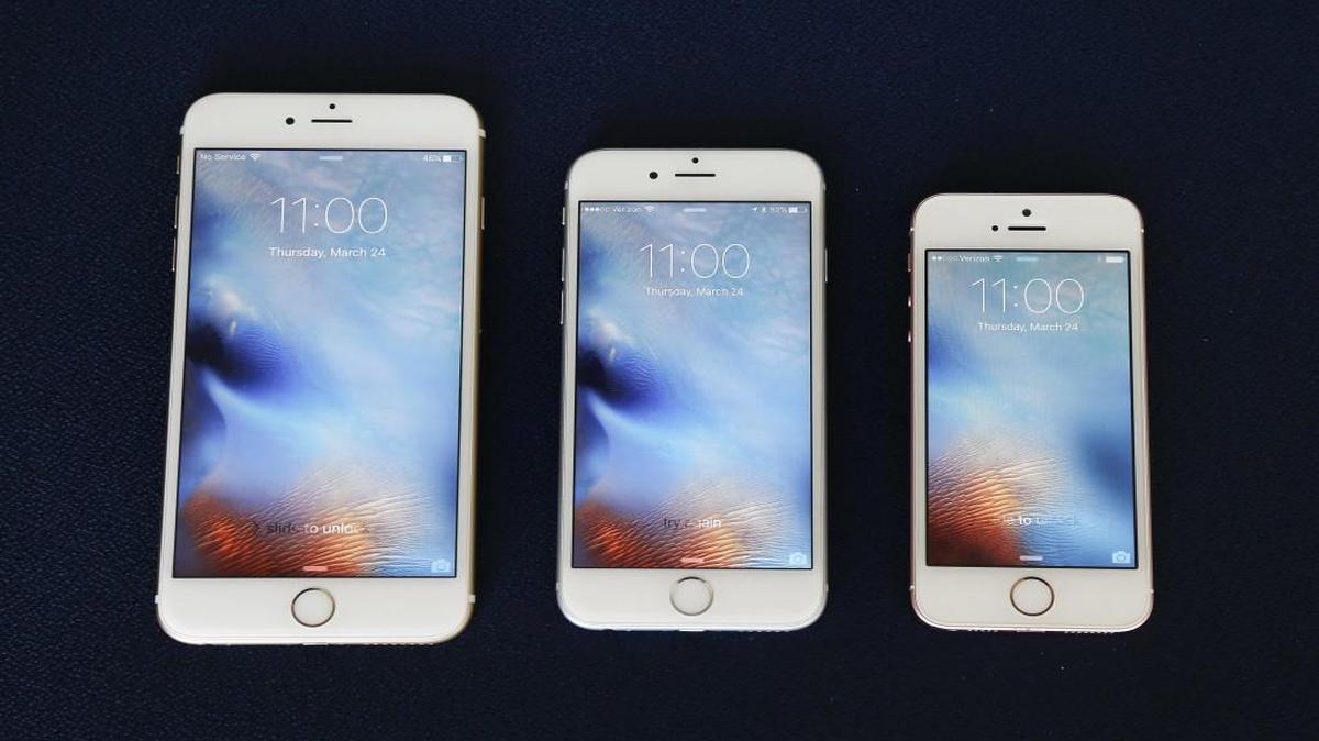 Apple issues its earnings report Monday.