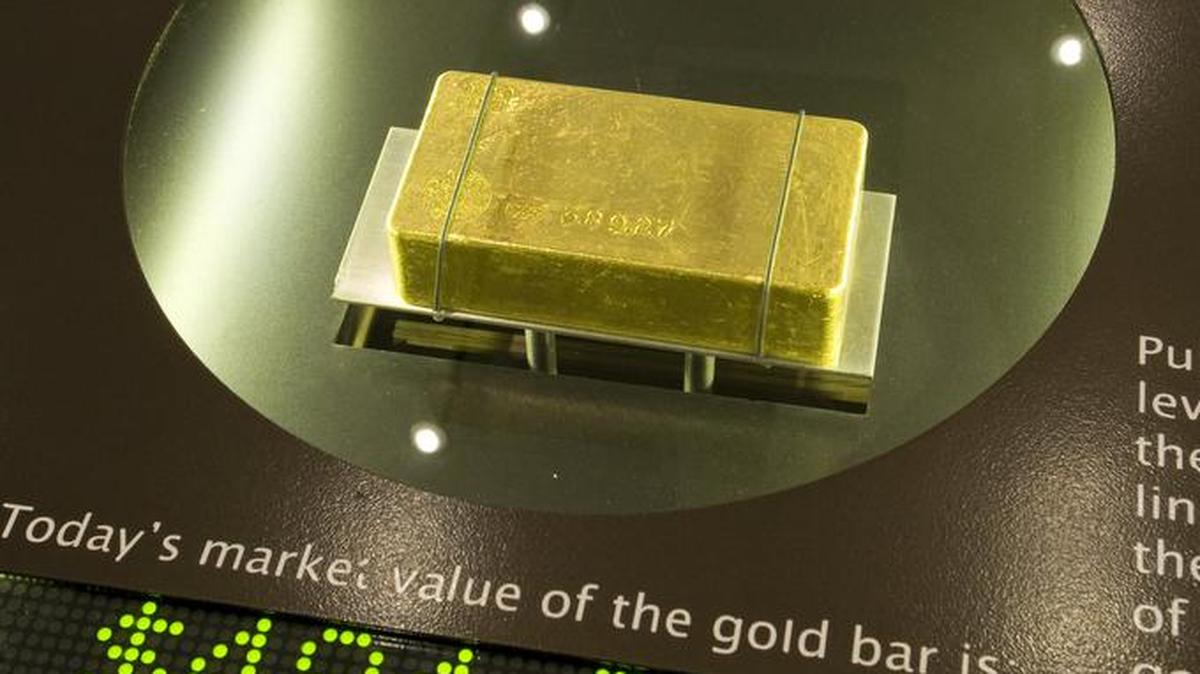 Gold Bullion 27 pounds. An exhibit at the Kansas City Fed’s Money Museum.