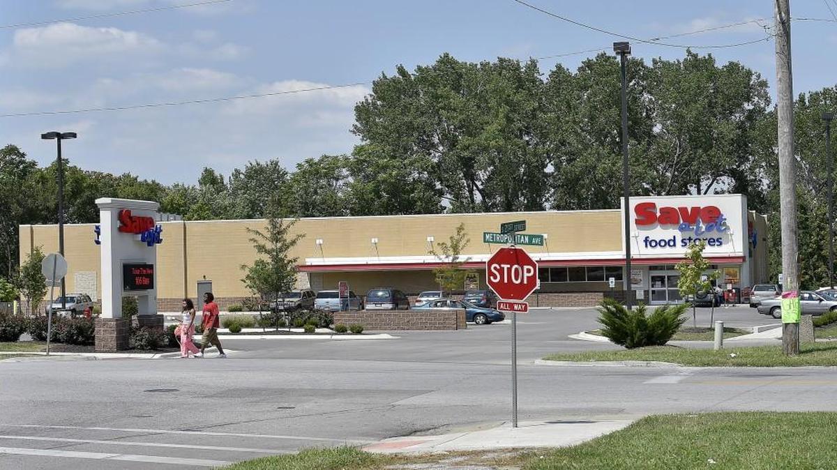 The Metropolitan tax increment financing district in Kansas City, Kan., which helped with the development of this Save-A-Lot store, was expanded to include a proposed fast-food development. The $3.3 million project would add Pizza Hut and Wendy’s to the Argentine neighborhood.