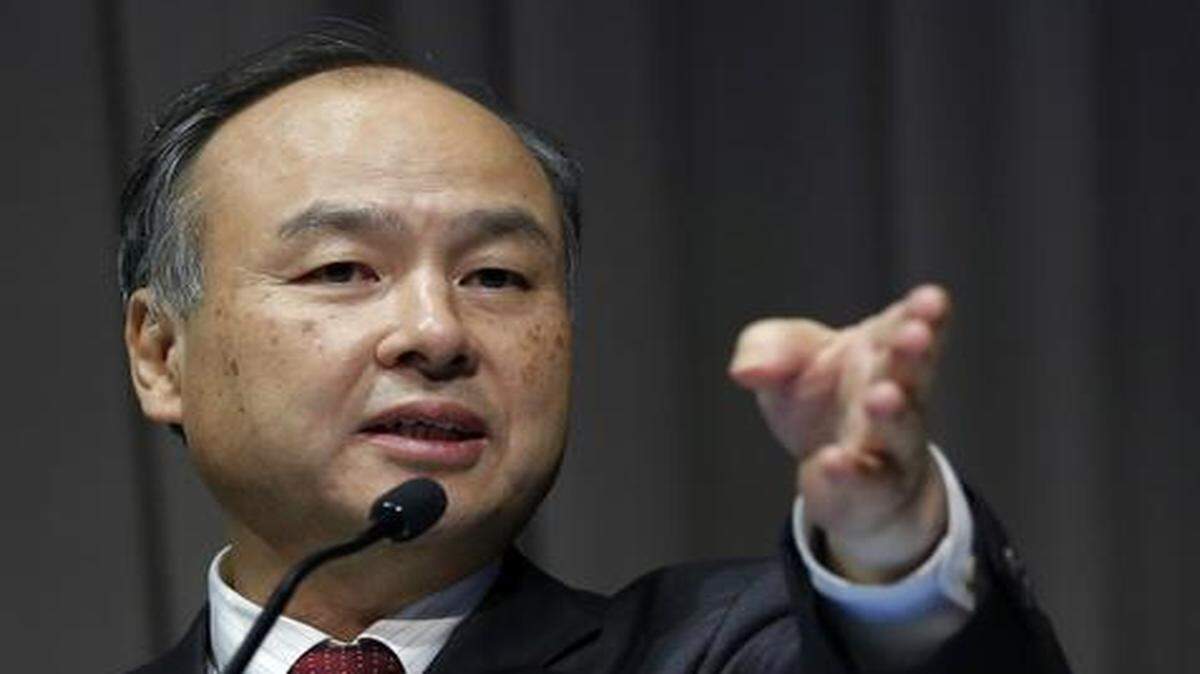 
SoftBank CEO Masayoshi Son, a 57-year-old billionaire, has said he plans to retire in his 60s and has laid out his vision for the next 30 years. 
