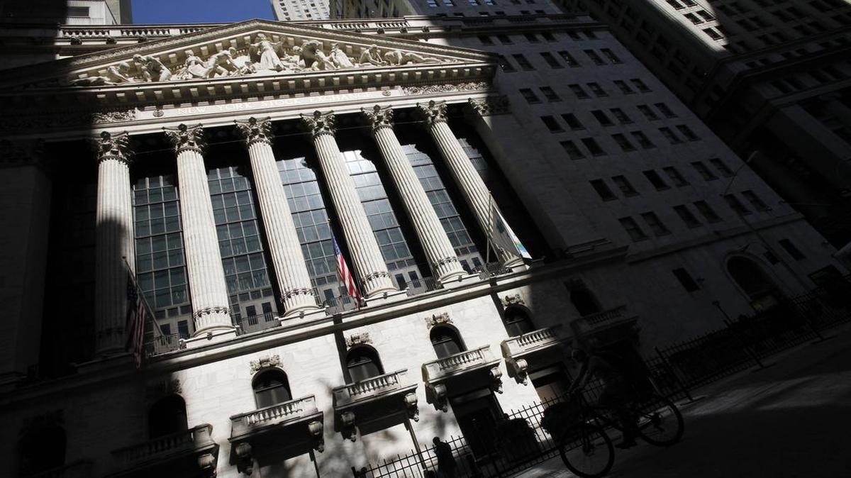 
The Dow Jones industrial average fell 272.38, or 1.7 percent, to 16,102.38. The Standard & Poor’s 500 index fell 29.91, or 1.5 percent, to 1,921.22. The Nasdaq composite fell 49.58, or 1.1 percent, to 4,683.92. 

