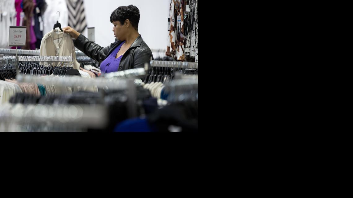 Retail sales climb on holiday shopping