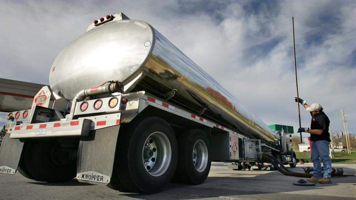 
As temperatures rise during warmer months, gasoline expands, meaning customers get less energy per gallon.
