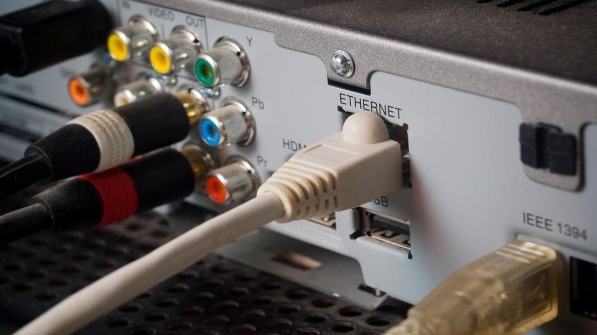 The rear of a Verizon Fios set top box. The company is now selling gigabit-speed internet service nearly comparable to that sold by Google Fiber and AT&T in a handful of markets.
