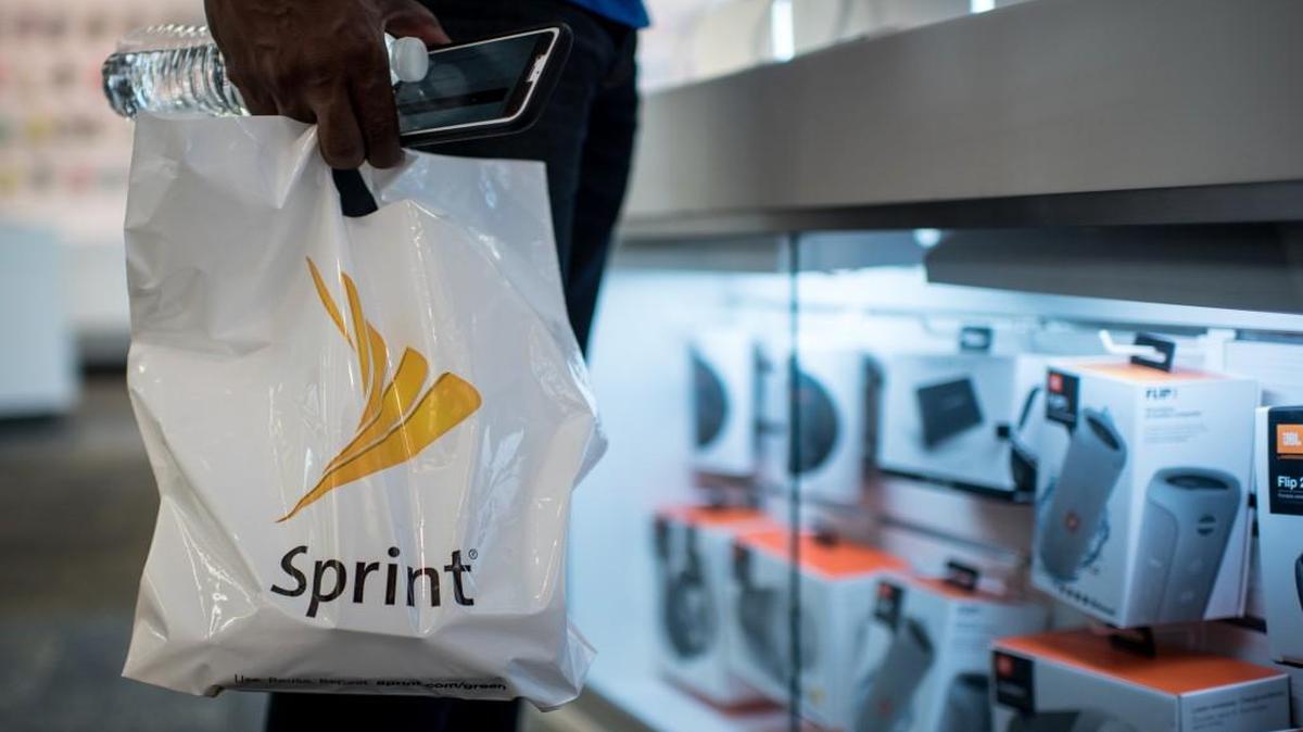 Promotions helped lure wireless customers into Sprint and other stores during the holidays. Sprint’s latest financial results, to be released Tuesday, will show how it fared over the busy holiday months.