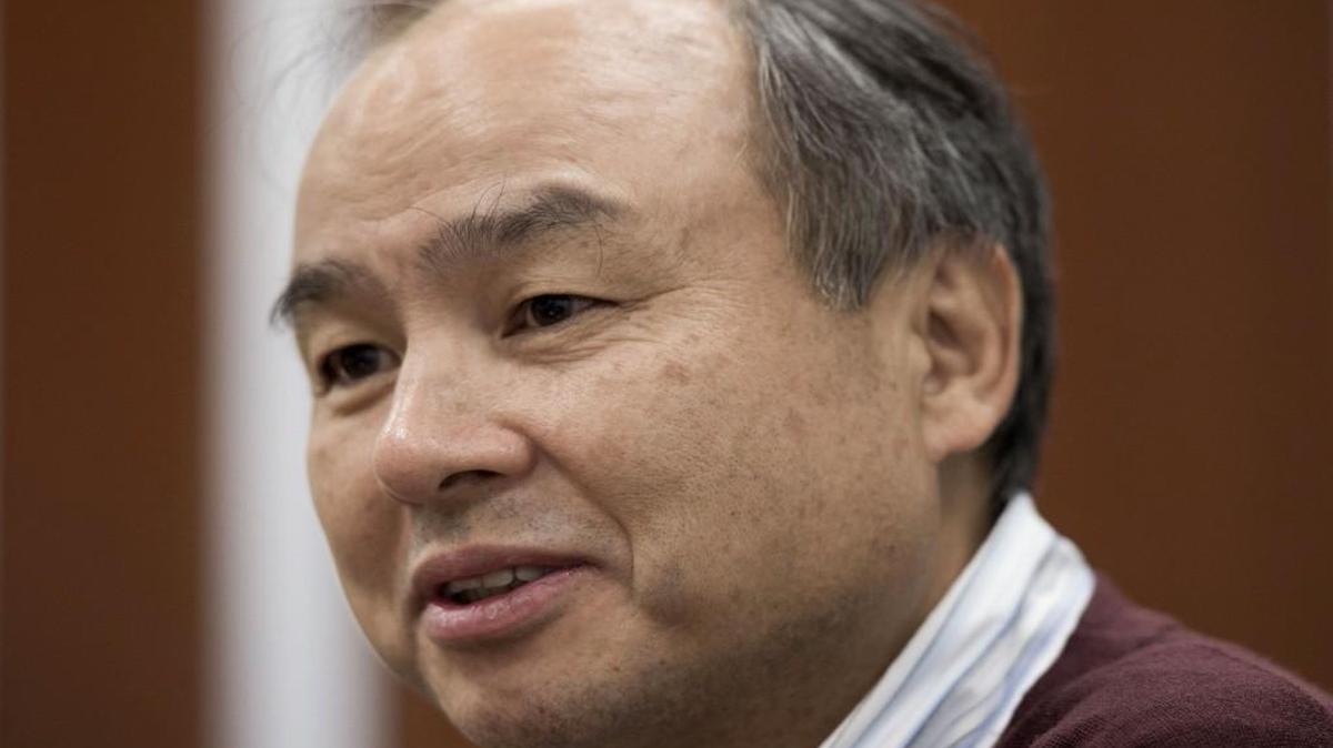 Masayoshi Son, chairman of SoftBank Corp., announced in a live-streamed broadcast that the company is looking to invest in entrepreneurs with new ideas.