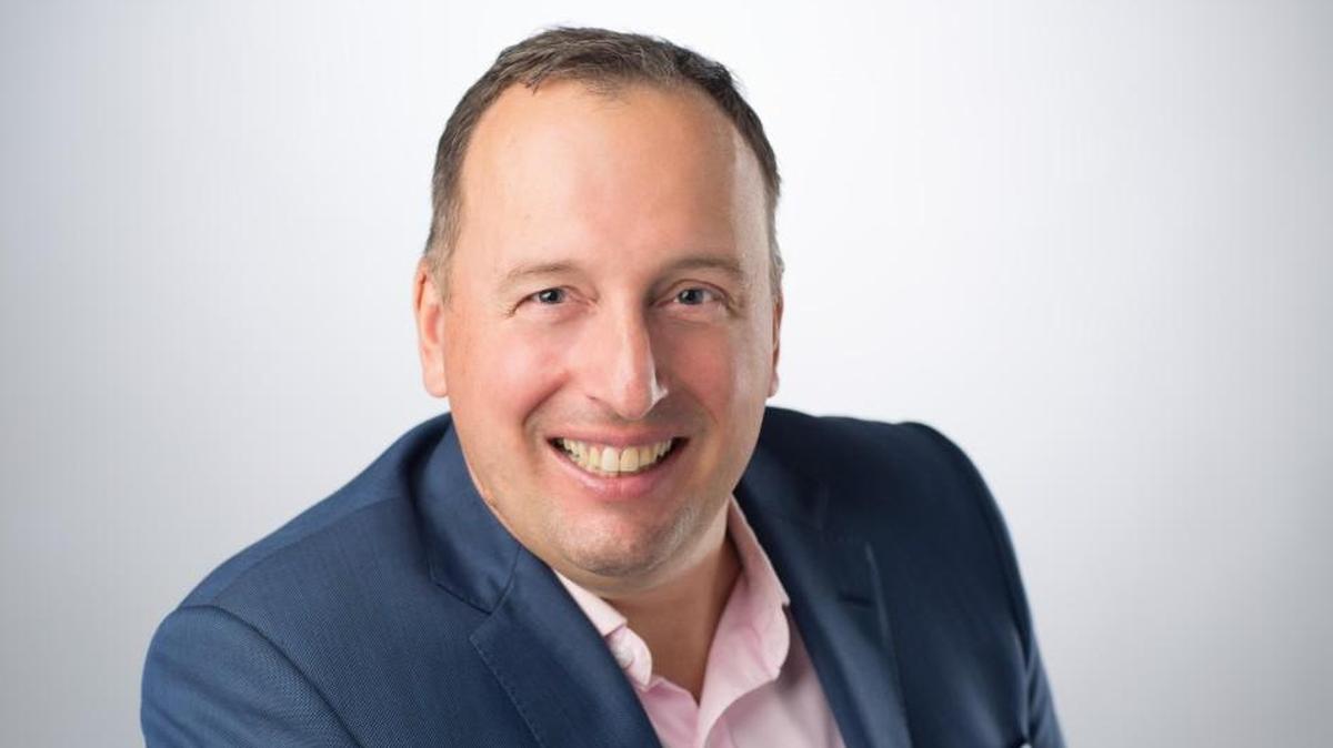 Sprint chief operating officer for technology Günther Ottendorfer is leaving the company amid a restructuring intended to reduce management layers at the Overland Park-based company.