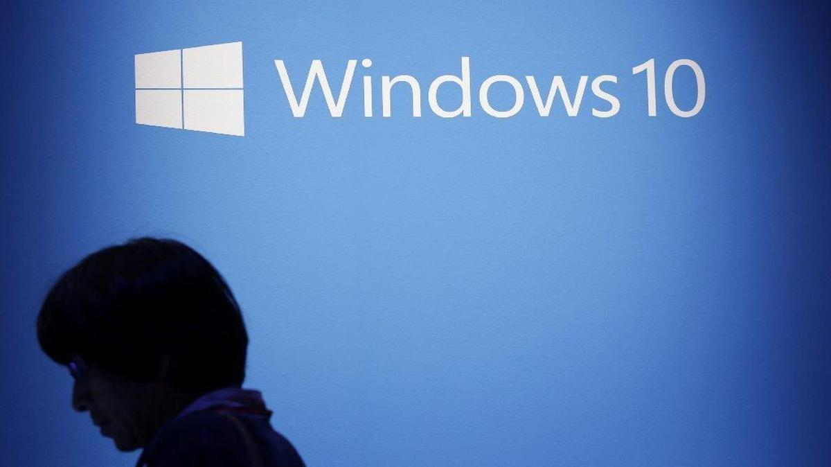 To keep interest in Windows 10, Microsoft said it would refresh the software with an update that would connect users with Cortana, the virtual assistant in the operating system, without requiring a PC to be unlocked first.