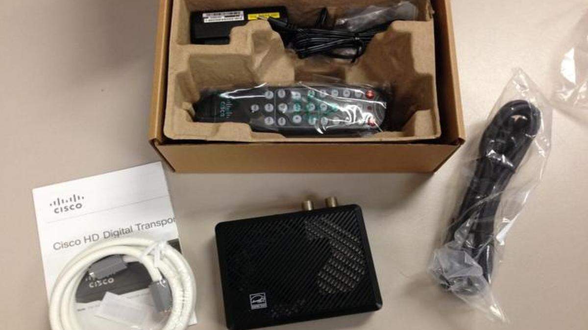 
Here’s everything that comes with the digital adapter that Time Warner Cable customers without a set-top box will need for continued service.
