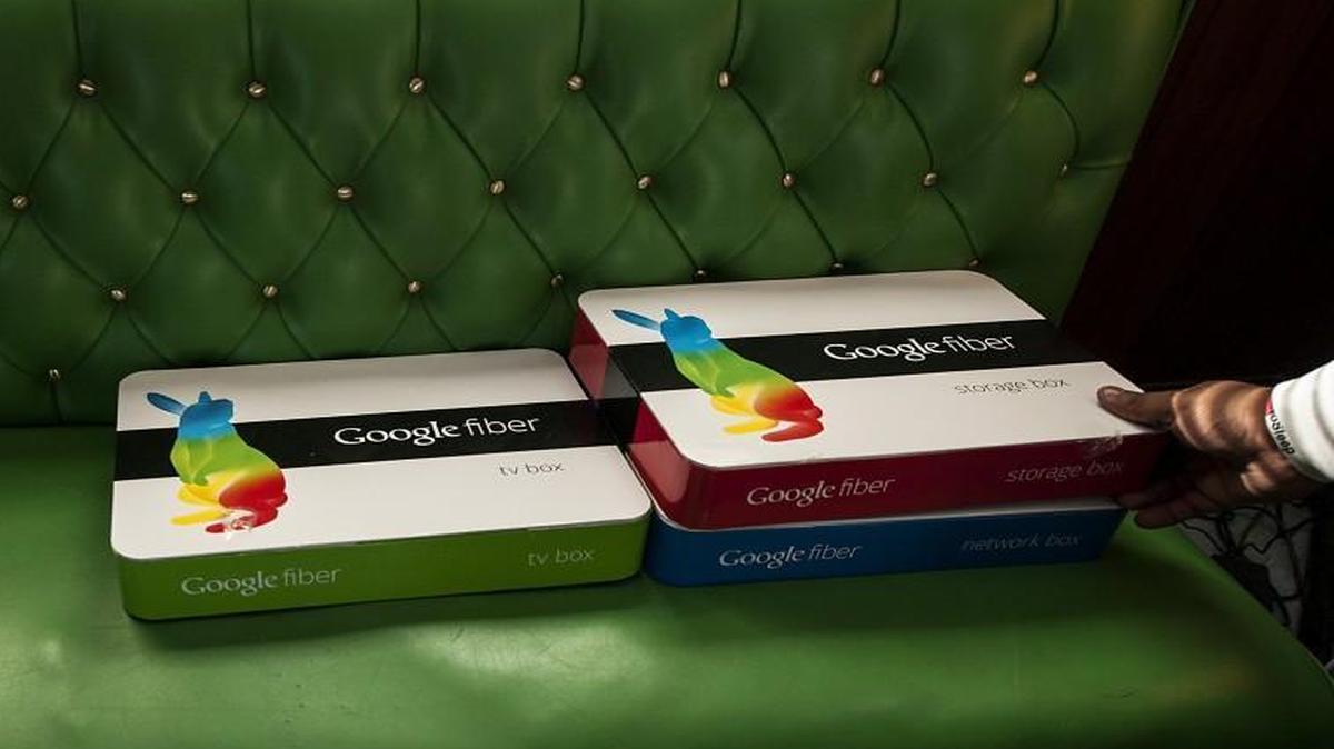 For a time Tuesday night, Google Fiber boxes in Kansas City were of little value. The company’s name was mud as its network went out at the start of the Royals’ World Series game against the Mets.