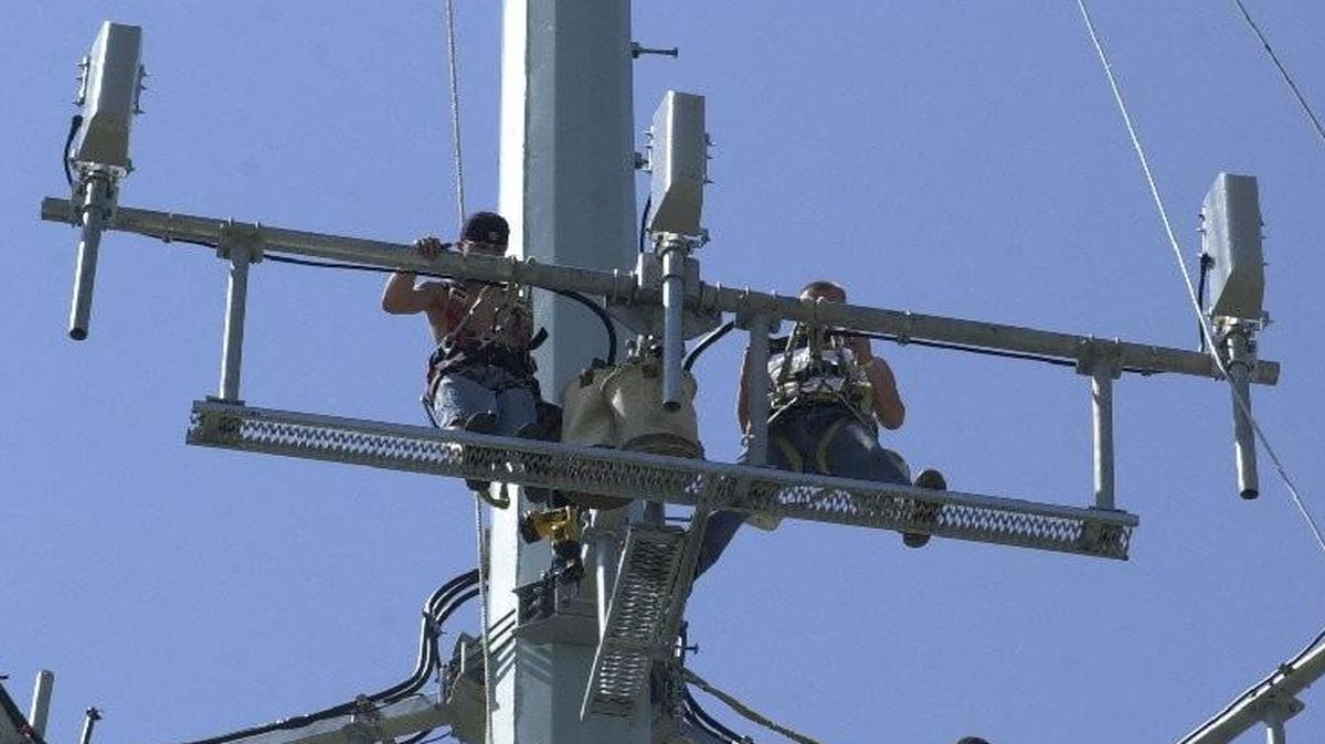 
Sprint remained ahead of rival T-Mobile in national network tests that ranked Verizon first and AT&T a close second.
