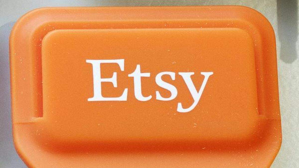 
Etsy has a mobile credit card reader.
