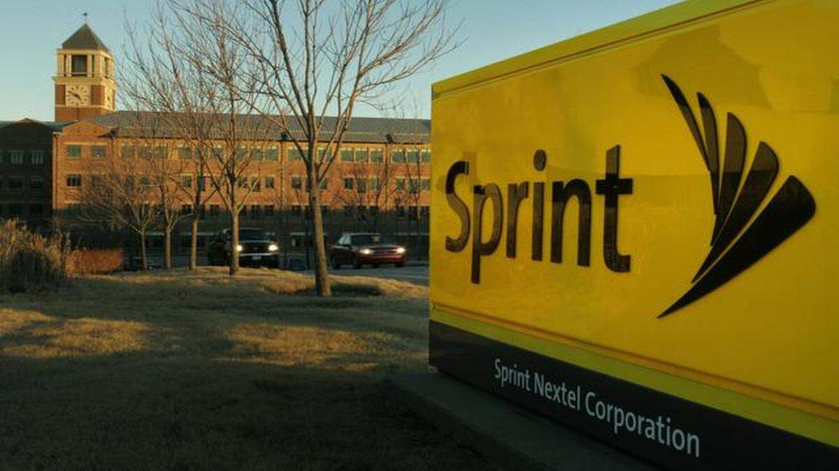 
Douglas Michelman replaces Bill White, who is retiring after 32 years with Overland Park-based Sprint.
