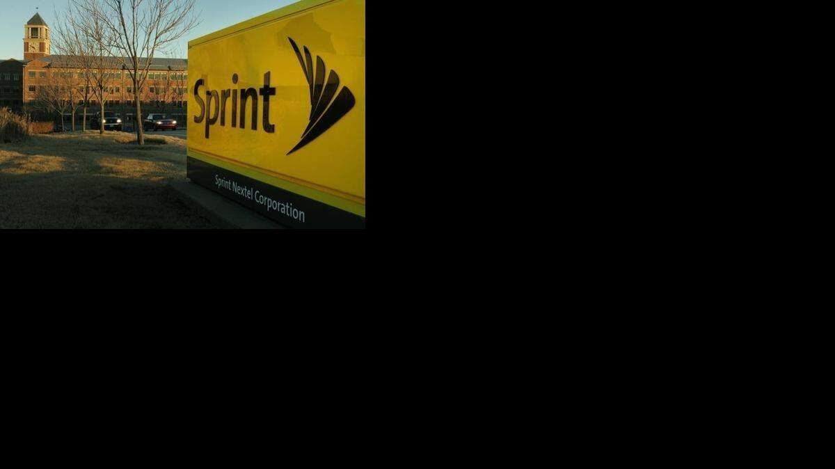 
Sprint announced it was reviewing prices after earning a $23 million profit but losing 334,000 customers in the second quarter.
